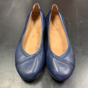 Vionic flats